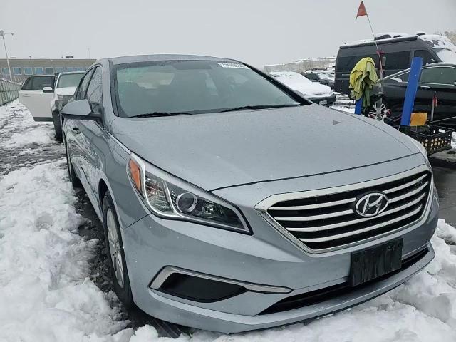 2017 Hyundai Sonata Se VIN: 5NPE24AF5HH531235 Lot: 79490934