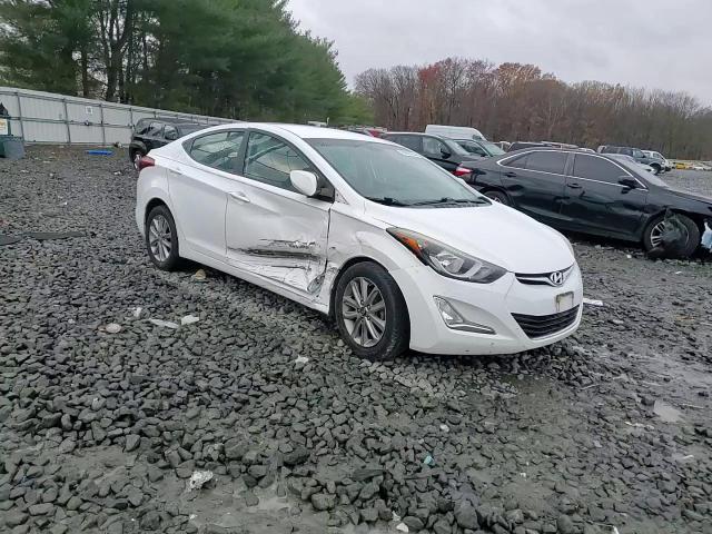 2014 Hyundai Elantra - Image 13