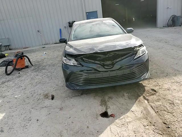 2018 Toyota Camry - Image 11