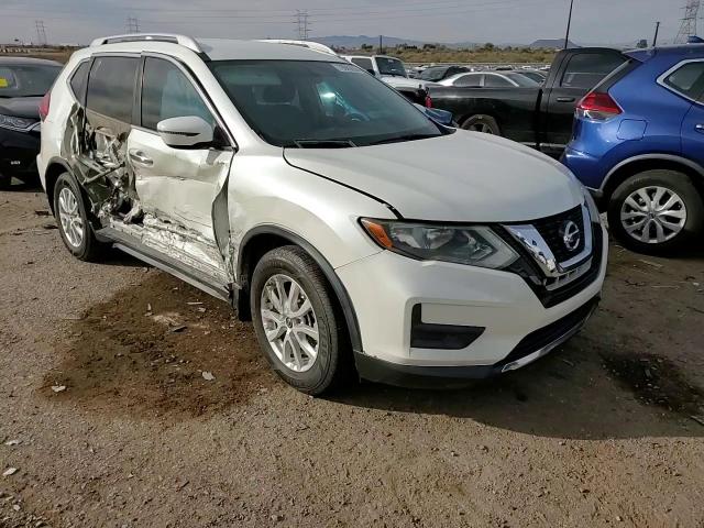 2017 Nissan Rogue - Image 10