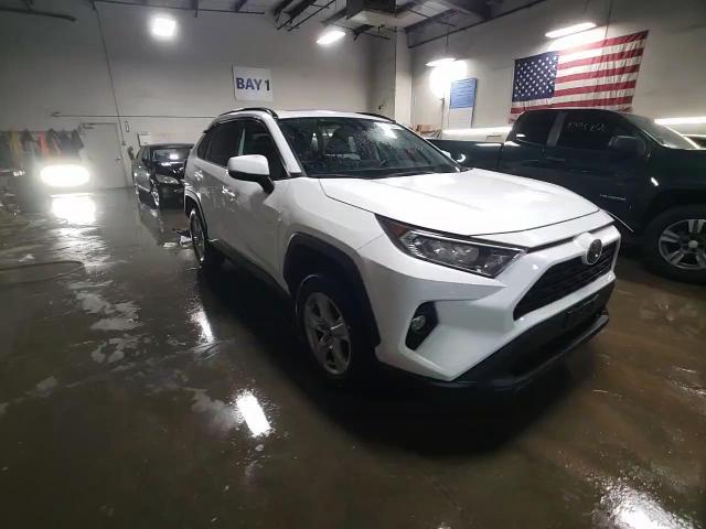 2020 Toyota Rav4 Xle VIN: 2T3P1RFV7LW132840 Lot: 80070964