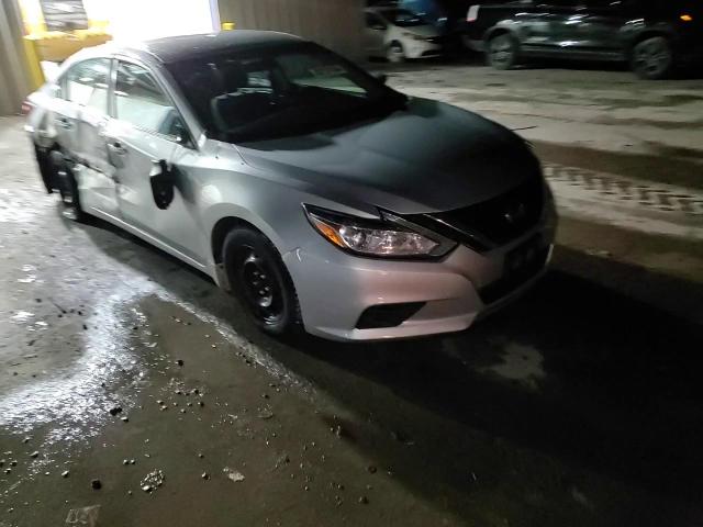2017 Nissan Altima - Image 14