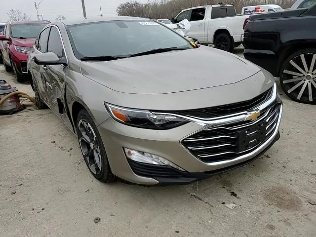 2022 Chevrolet Malibu - Image 13