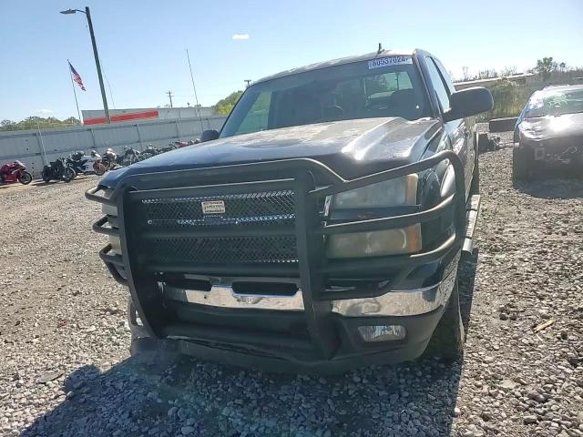 2006 Chevrolet Silverado - Image 11