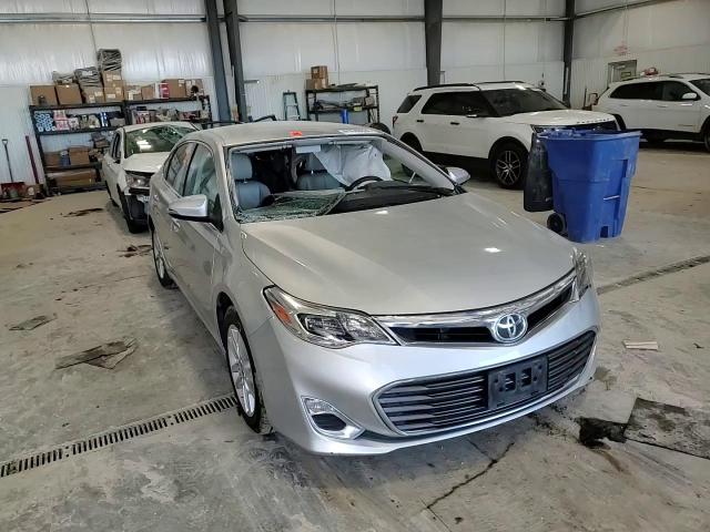 2013 Toyota Avalon - Image 11