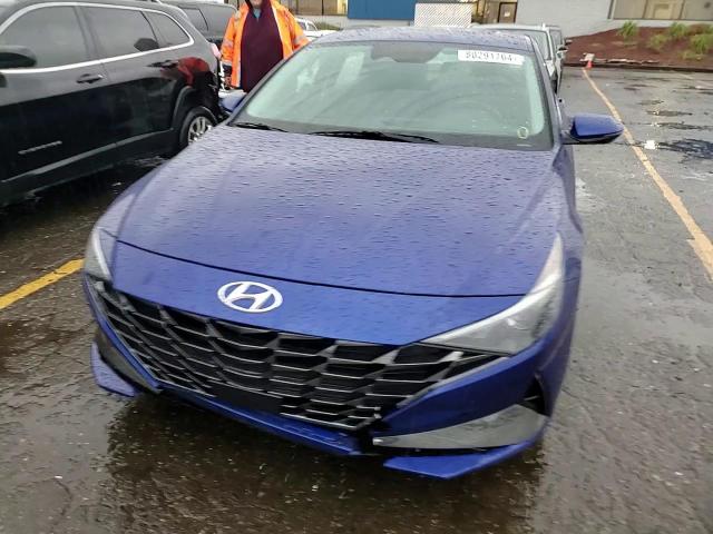 2022 Hyundai Elantra - Image 13