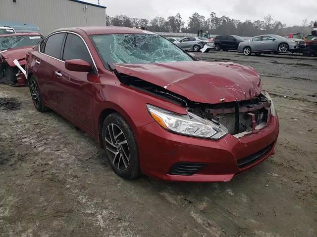 2018 Nissan Altima - Image 10
