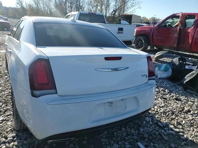 2019 Chrysler 300 S VIN: 2C3CCABG8KH515917 Lot: 79892424