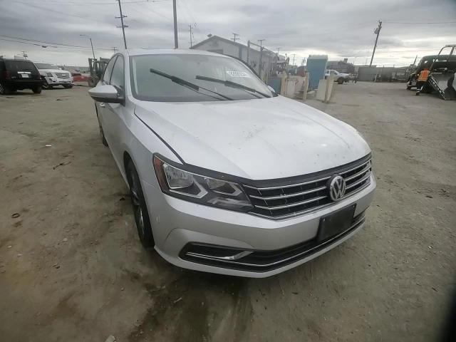 2019 Volkswagen Passat - Image 11