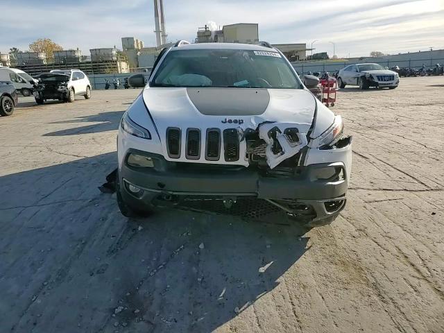 2018 Jeep Cherokee - Image 12