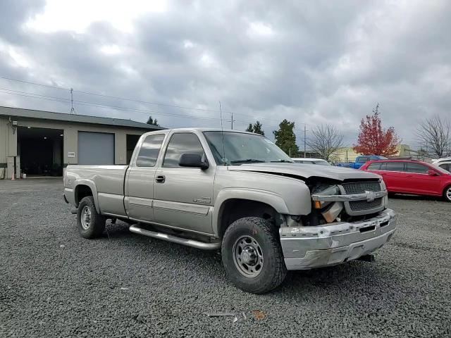2003 Chevrolet Silverado - Image 11