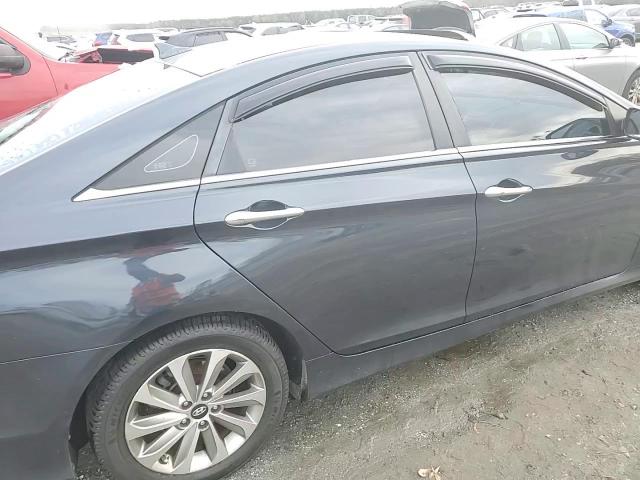 2014 Hyundai Sonata - Image 13