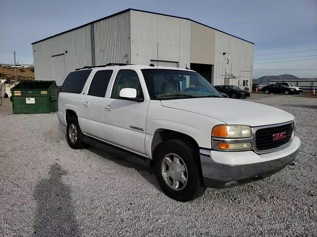 2004 GMC Yukon - Image 12