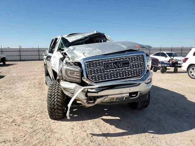 2018 GMC Sierra - Image 11