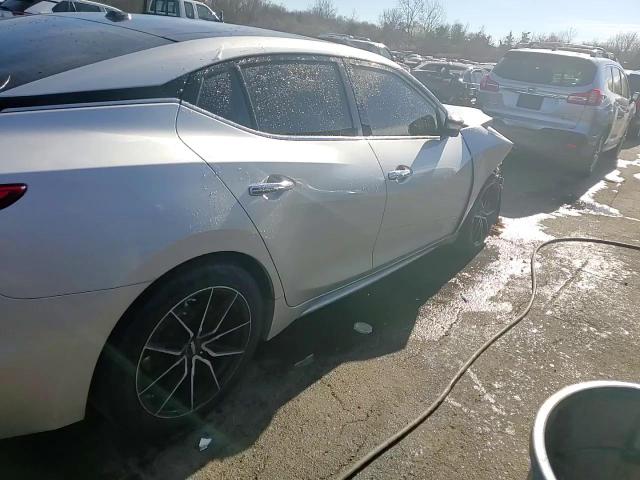 2018 Nissan Maxima - Image 13