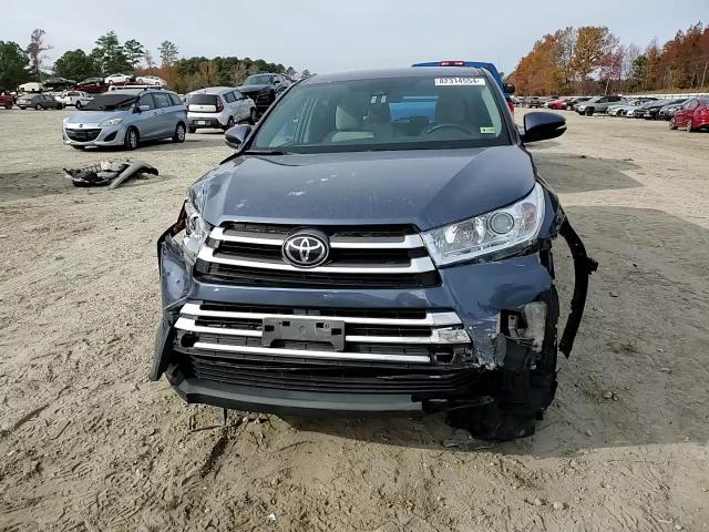 2019 Toyota Highlander - Image 12
