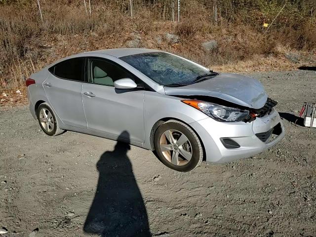 2013 Hyundai Elantra - Image 11
