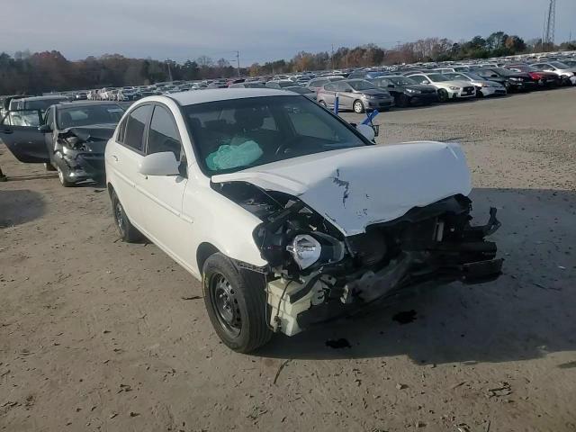 2009 Hyundai Accent - Image 11