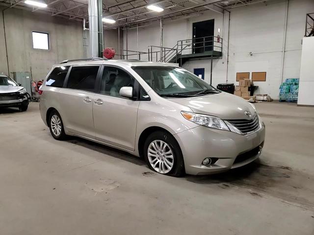 2017 Toyota Sienna Xle VIN: 5TDYZ3DC1HS782106 Lot: 80372544