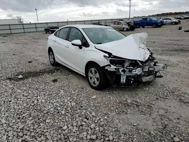 2018 Chevrolet Cruze - Image 10