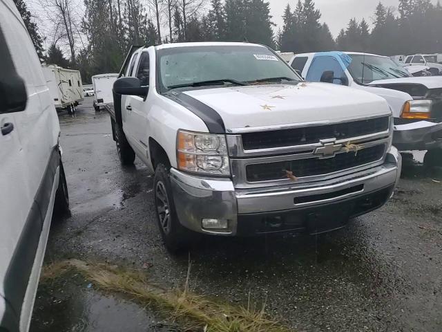 2007 Chevrolet Silverado - Image 10