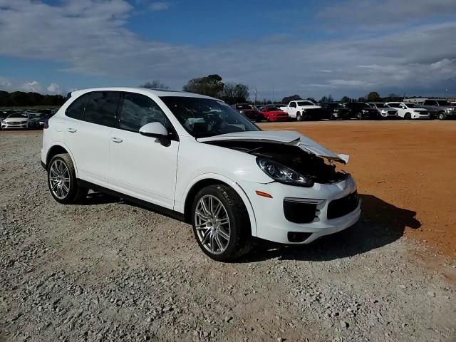 2017 Porsche Cayenne - Image 12