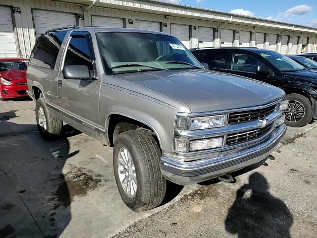 1999 Chevrolet Tahoe - Image 12