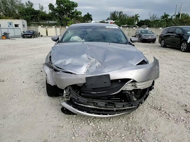 2015 Chrysler 200 - Image 13