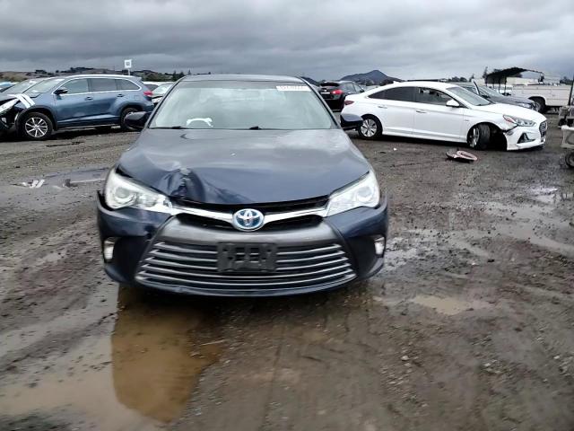 2015 Toyota Camry - Image 10