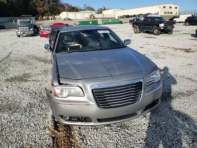 2013 Chrysler 300 - Image 11