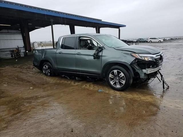 2017 Honda Ridgeline - Image 11
