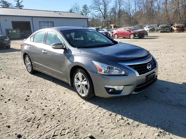 2015 Nissan Altima - Image 13