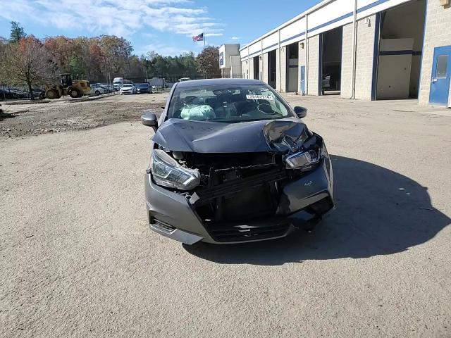 2021 Nissan Versa - Image 10