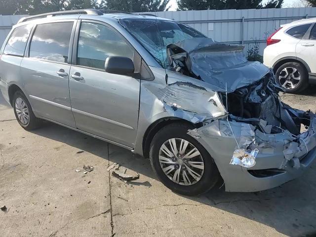 2007 Toyota Sienna - Image 12