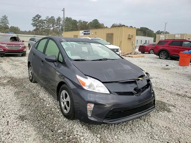 2014 Toyota Prius - Image 13