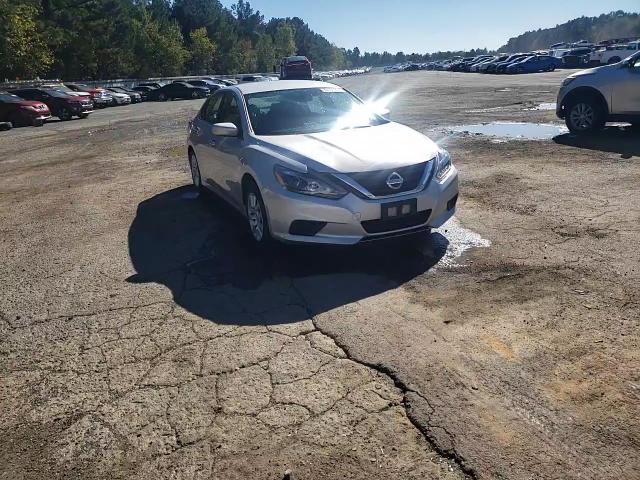 2017 Nissan Altima - Image 13