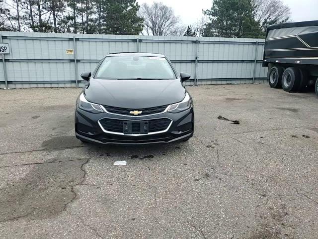2017 Chevrolet Cruze - Image 11