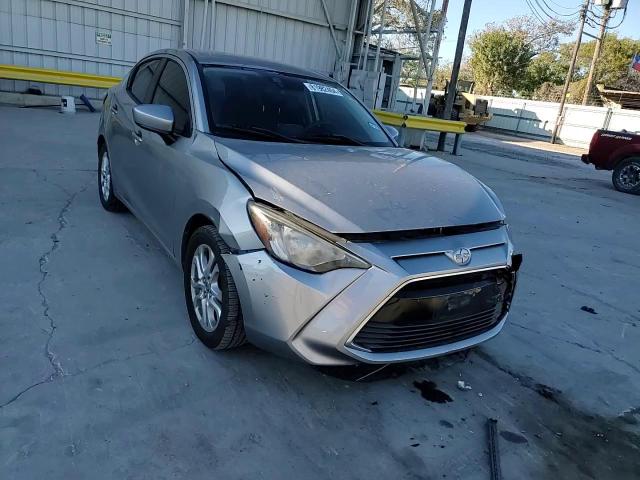 2016 Scion iA - Image 10