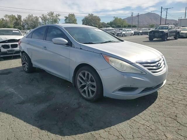 2011 Hyundai Sonata - Image 11