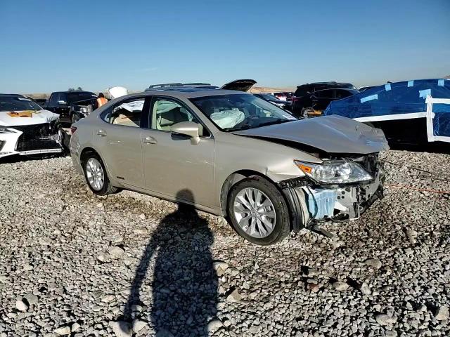 2014 Lexus ES - Image 14