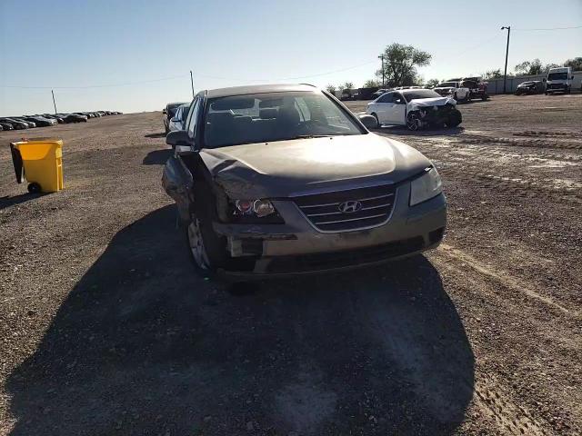2010 Hyundai Sonata - Image 11
