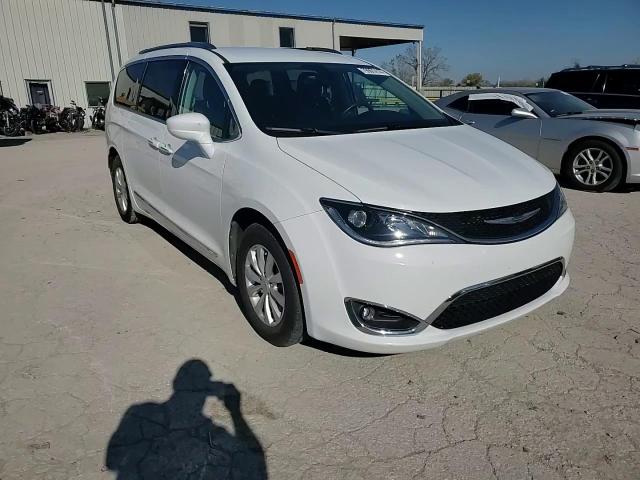 2018 Chrysler Pacifica Touring L VIN: 2C4RC1BG7JR287682 Lot: 79901414