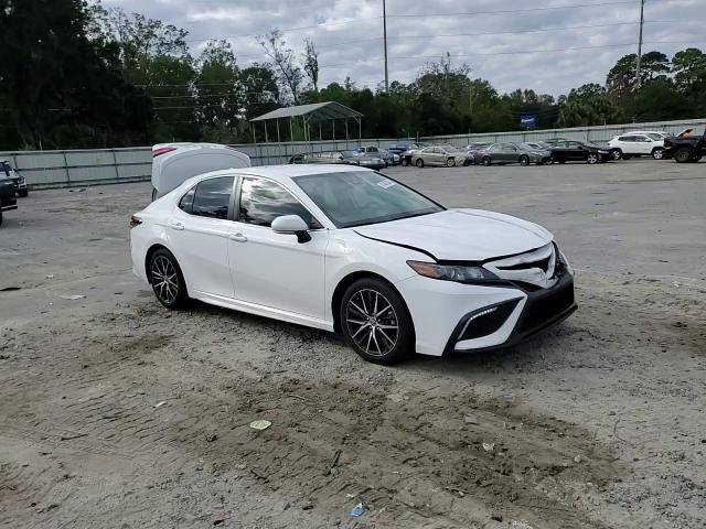 2022 Toyota Camry - Image 10
