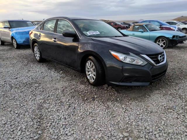 2017 Nissan Altima - Image 13