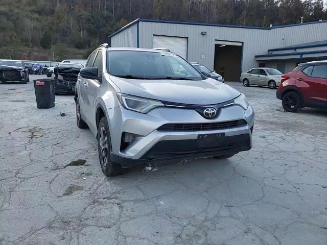 2017 Toyota Rav4 Le VIN: 2T3BFREV2HW655686 Lot: 79183554