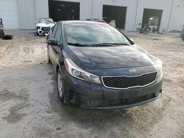 2017 Kia Forte - Image 14