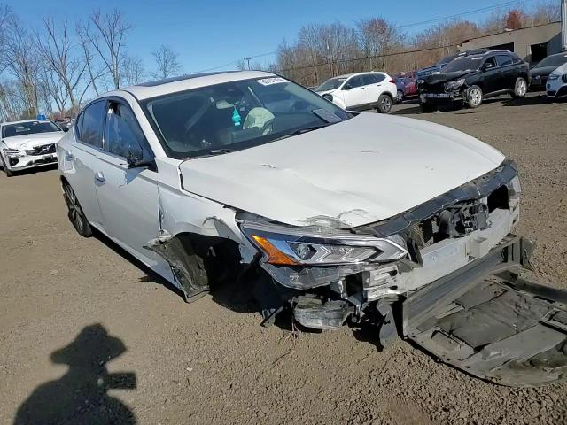 2019 Nissan Altima - Image 11