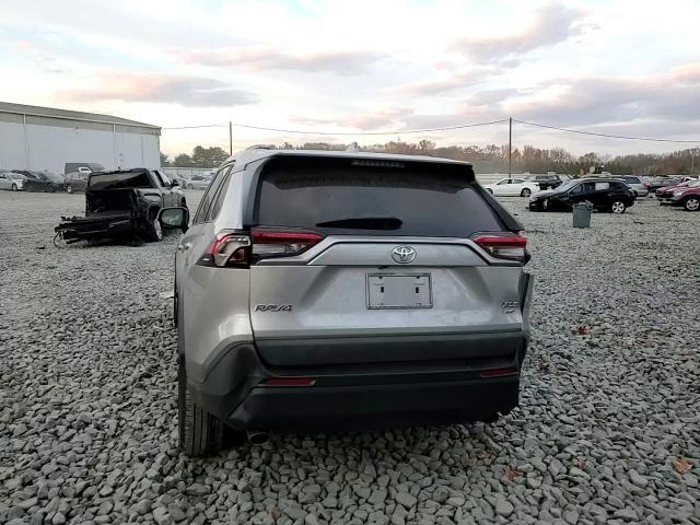 2020 Toyota Rav4 Xle VIN: 2T3P1RFV0LC063099 Lot: 79426294