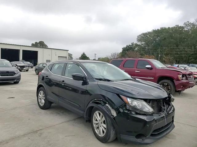 2017 Nissan Rogue - Image 11