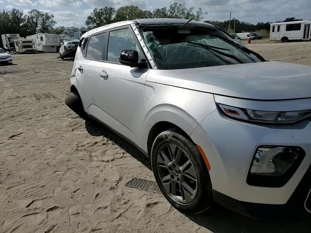 2021 Kia Soul - Image 12